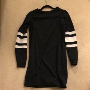 Black loose dress with striped sleeves